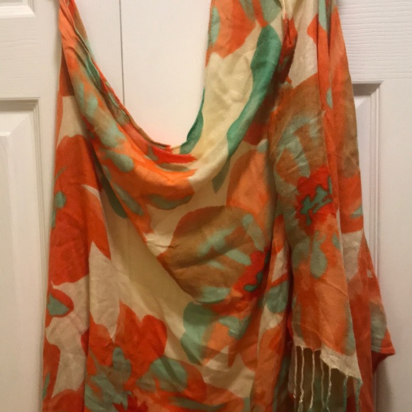 Bloomingdales multicolored scarlf - Picture 2 of 2